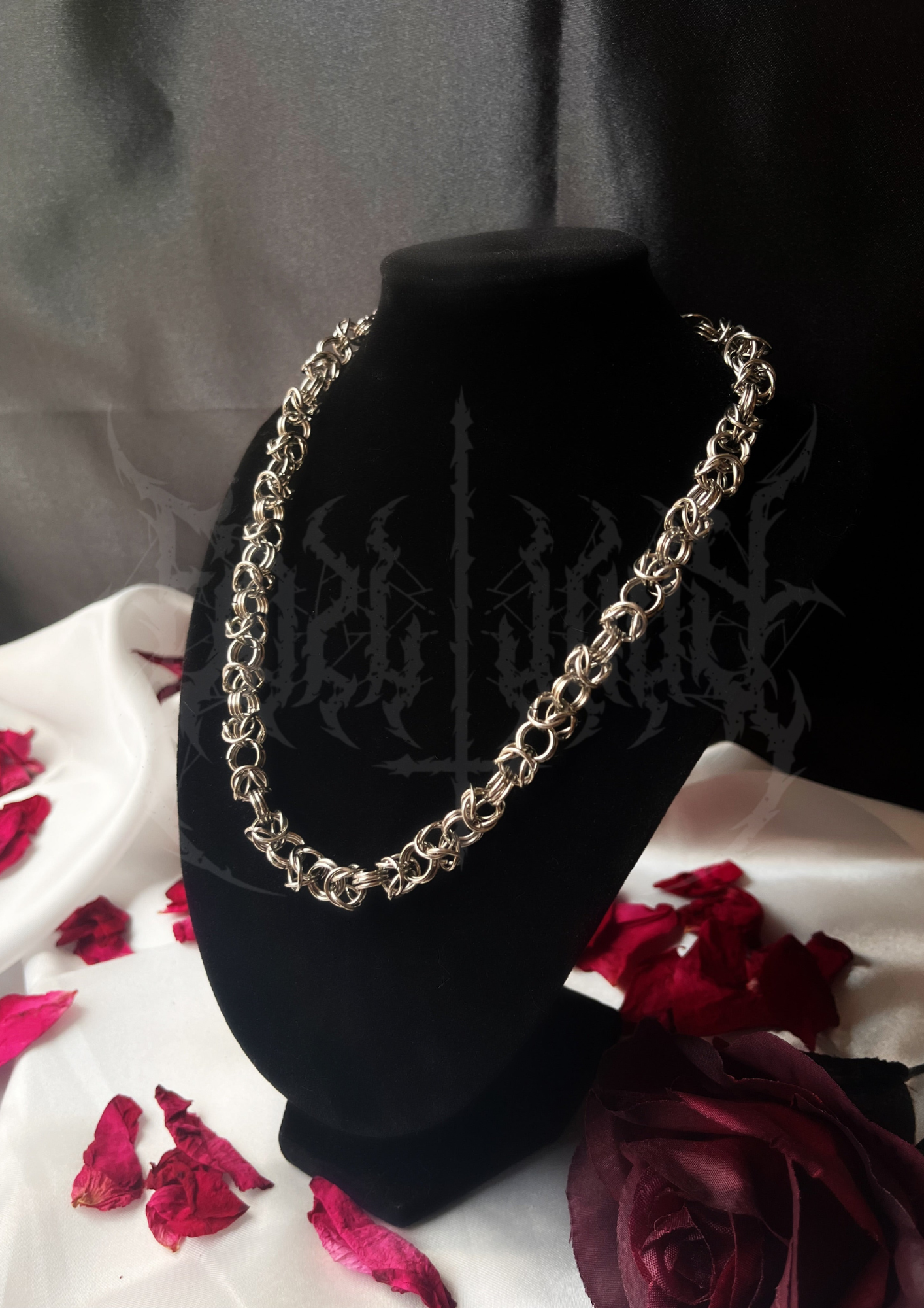 "MACARIA" NECKLACE