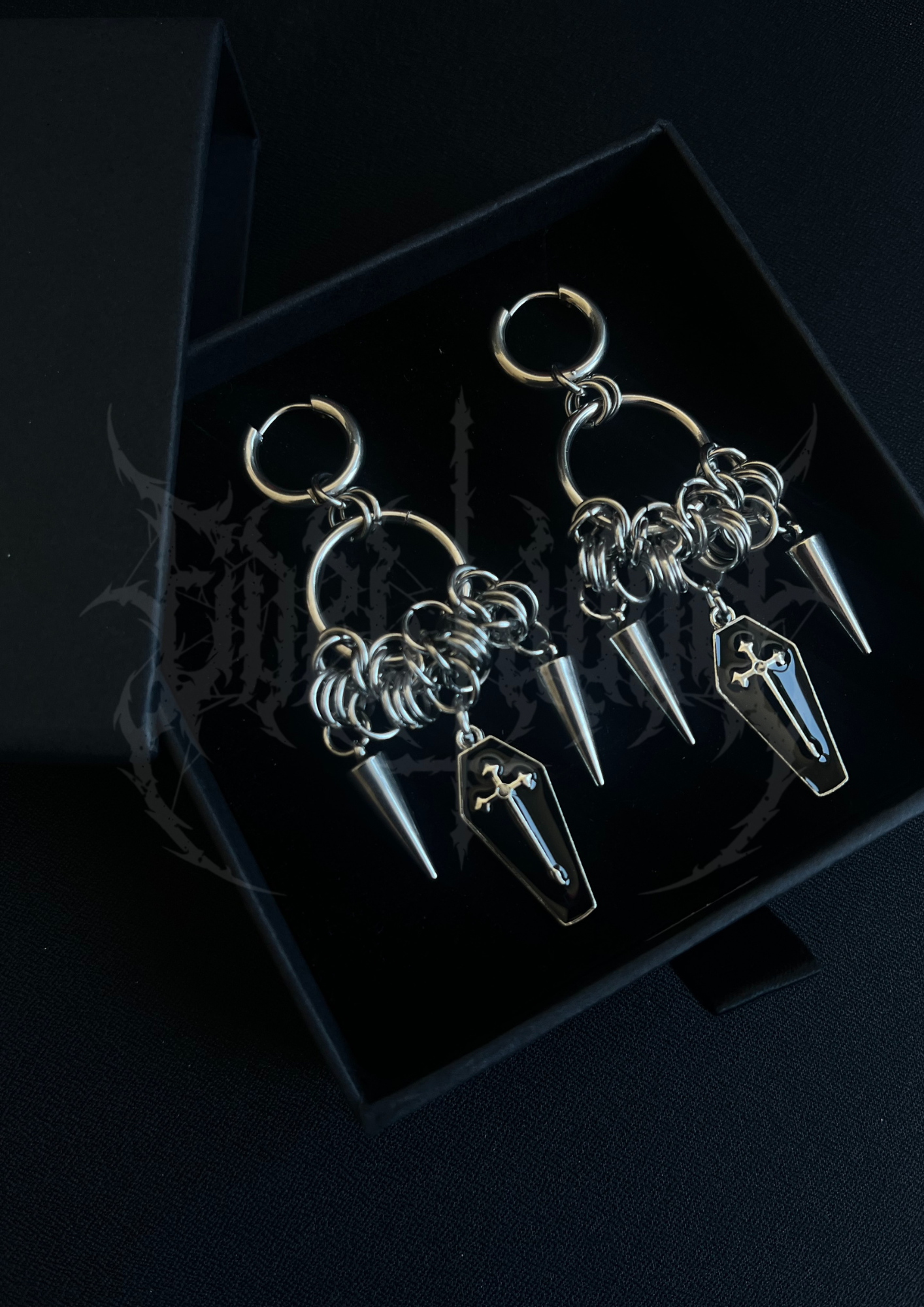 BOUCLES D'OREILLES "CURSED COFFINS" BLACK VERSION - ÉDITION LIMITÉE