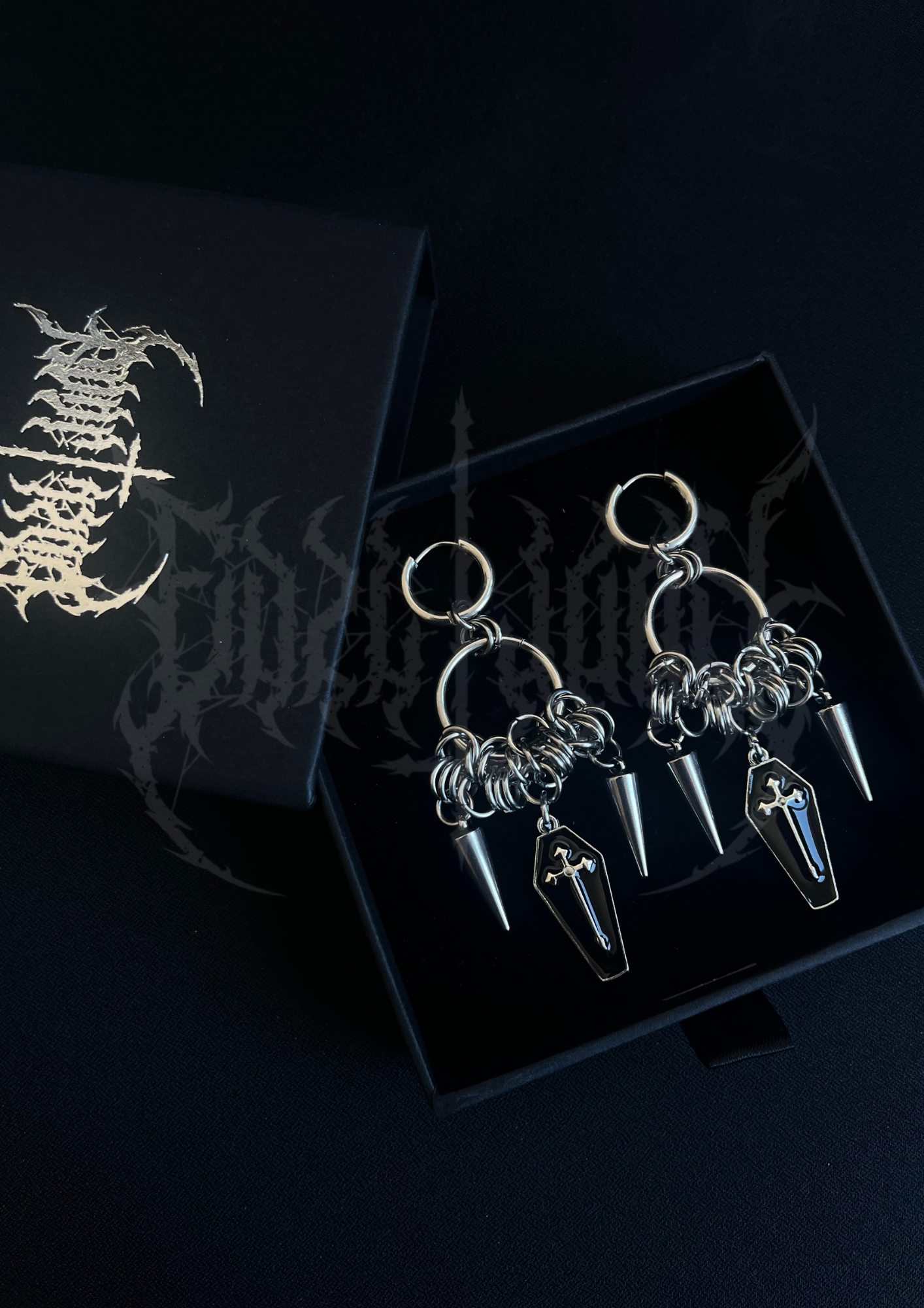 BOUCLES D'OREILLES "CURSED COFFINS" BLACK VERSION - ÉDITION LIMITÉE