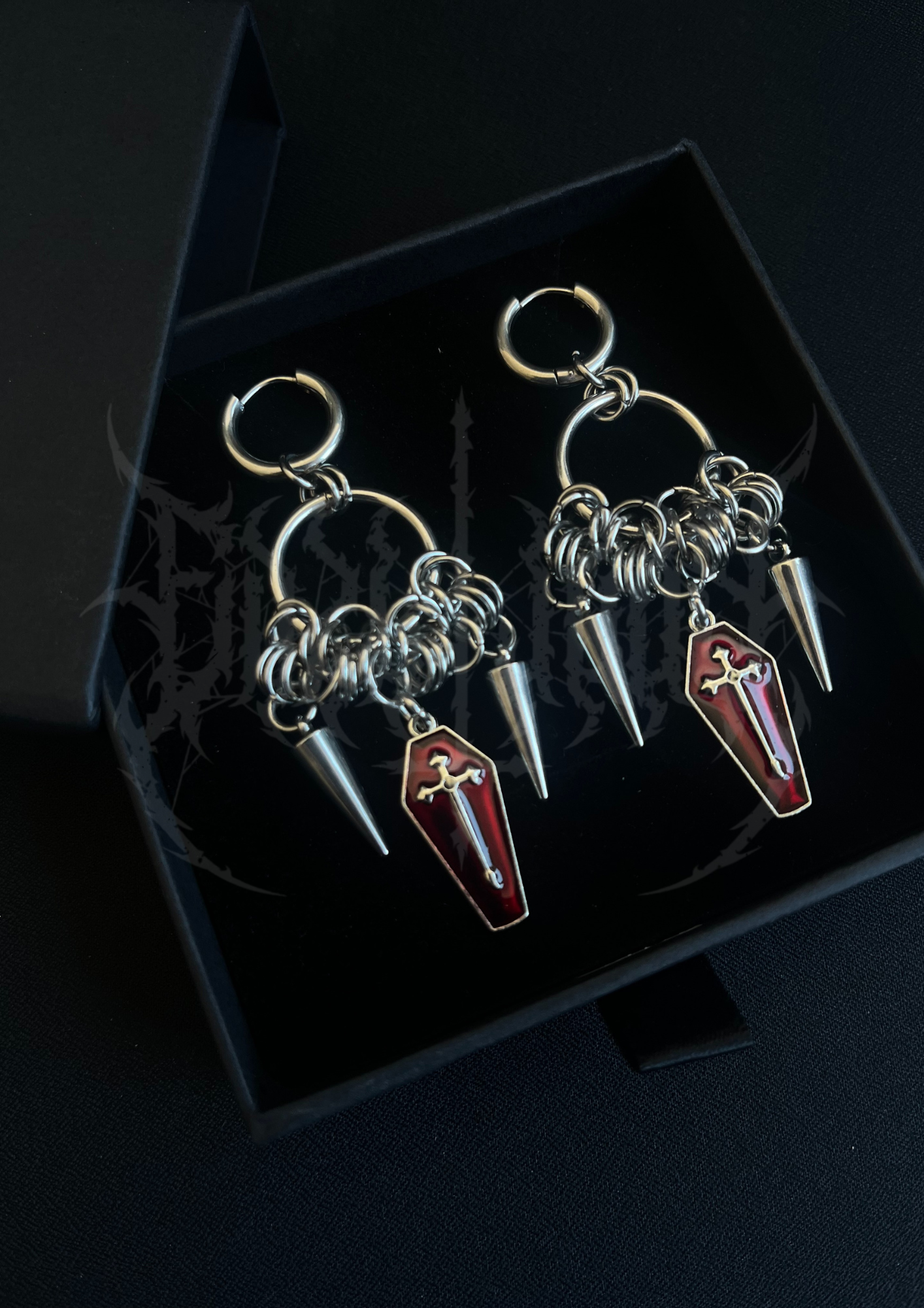 BOUCLES D'OREILLES "CURSED COFFINS" RED VERSION - ÉDITION LIMITÉE