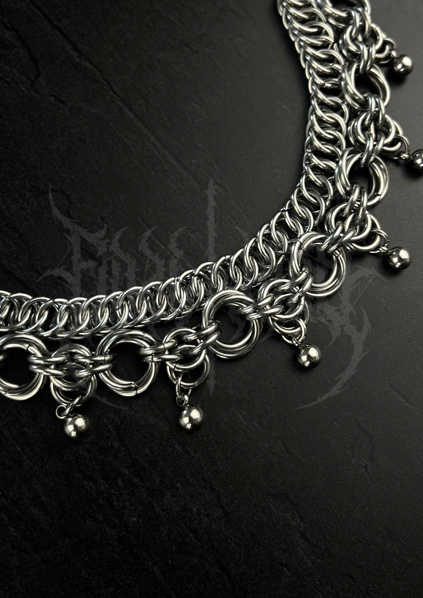 COLLIER "IRON WIDOW"