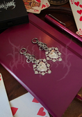 Load image into Gallery viewer, BOUCLES D'OREILLES "QUEEN OF HEARTS"
