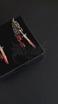 Load and play video in Gallery viewer, BOUCLES D'OREILLES "SLASHER" - ÉDITION LIMITÉE
