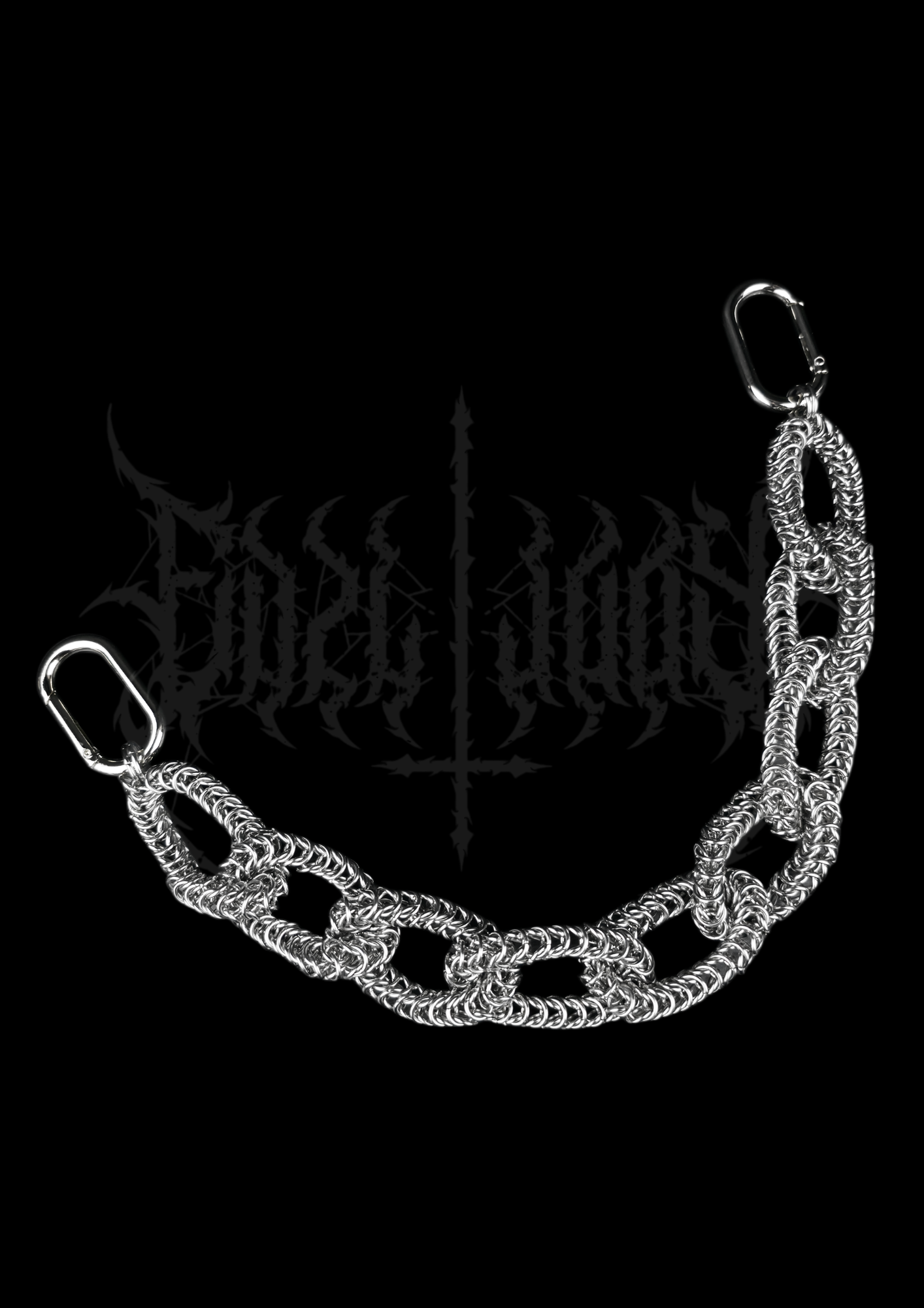 CHAÎNE "CHAINED"