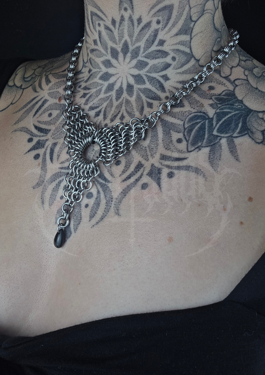 COLLIER "NIGHTBLOOM"